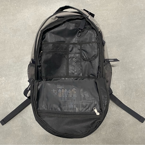 NWT OGIO Rogue Computer Laptop Backpack, Grey Personalized - Picture 3 of 8